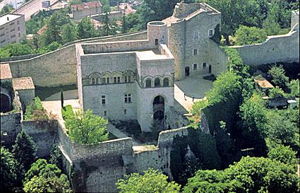 Le Château des Adhémar